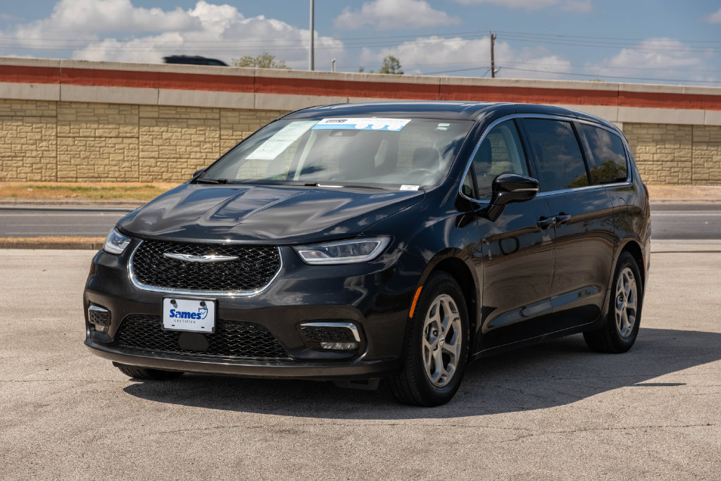 Used 2024 Chrysler Pacifica Limited FWD image 4