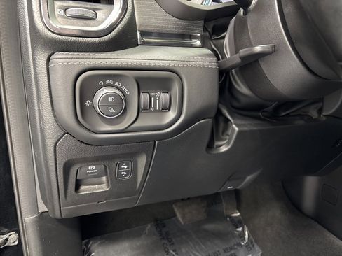Used 2022 RAM 1500 Limited image 30