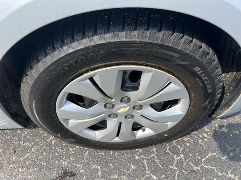 Used 2015 Chevrolet Cruze LS FWD image 21