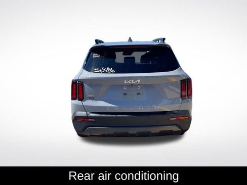 Used 2022 Kia Sorento S AWD/4WD image 6