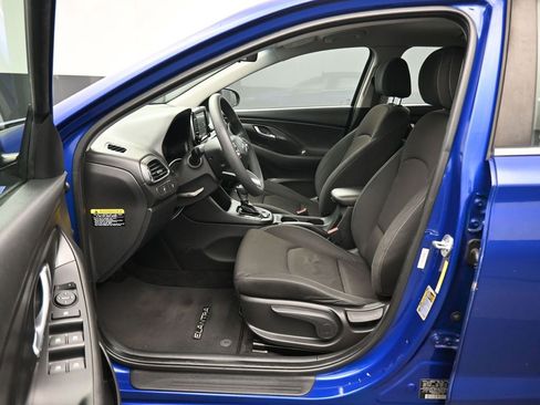 Used 2018 Hyundai Elantra GT image 11