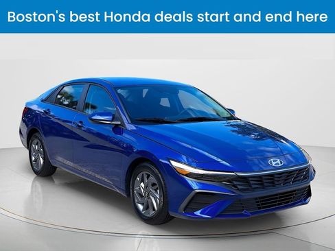 Used 2024 Hyundai Elantra SE FWD image 1