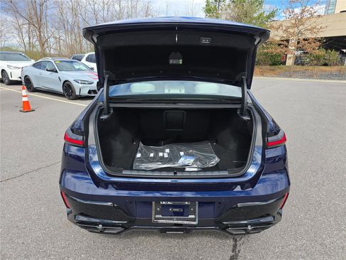 New 2026 BMW 760i xDrive w/ Executive Package image 5