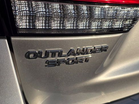 Used 2025 Mitsubishi Outlander Sport ES AWD/4WD image 10