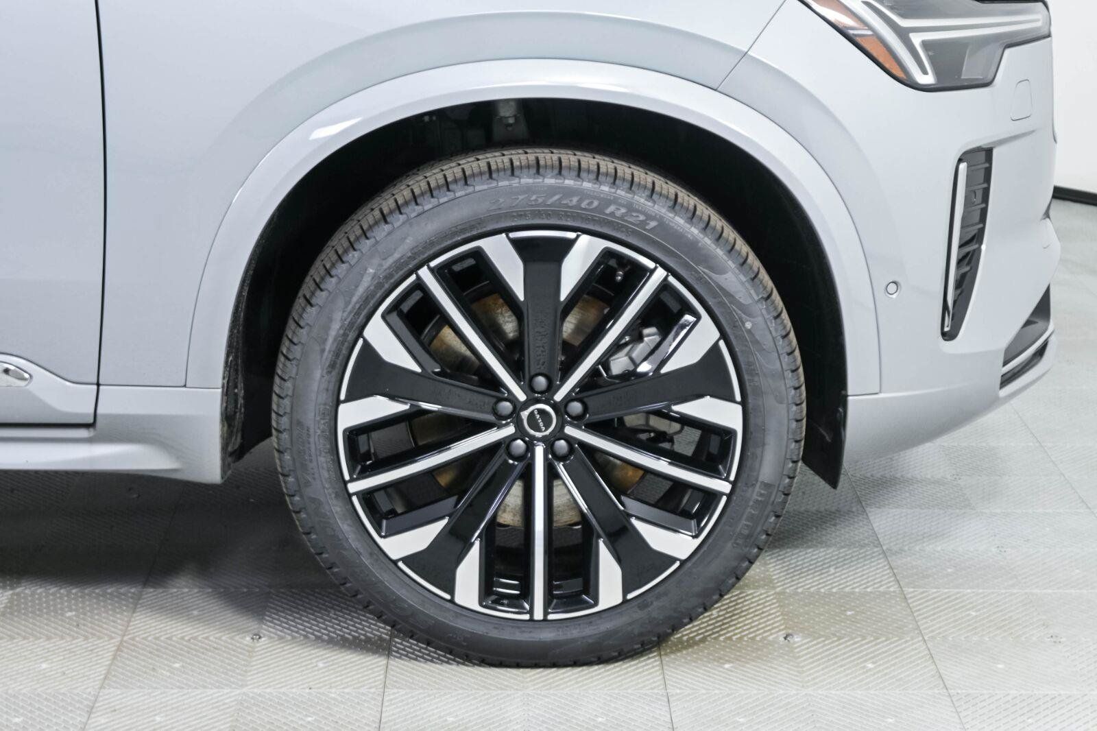 New 2026 Volvo XC90 T8 Plus w/ Protection Package Premier AWD/4WD image 38
