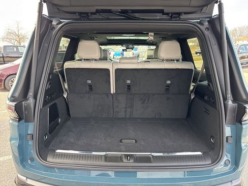 New 2026 Jeep Grand Wagoneer Summit AWD/4WD image 44