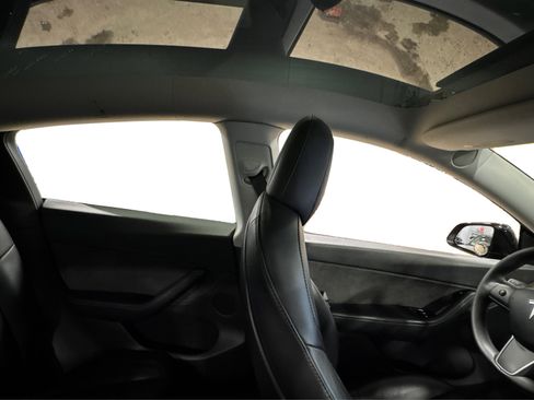 Used 2020 Tesla Model Y Long Range image 40