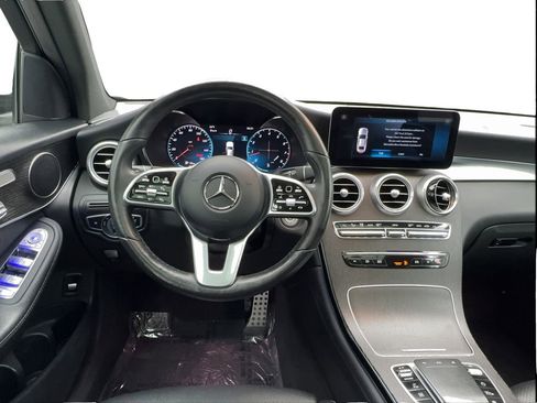 Used 2022 Mercedes-Benz GLC 300 4MATIC w/ AMG Line image 32