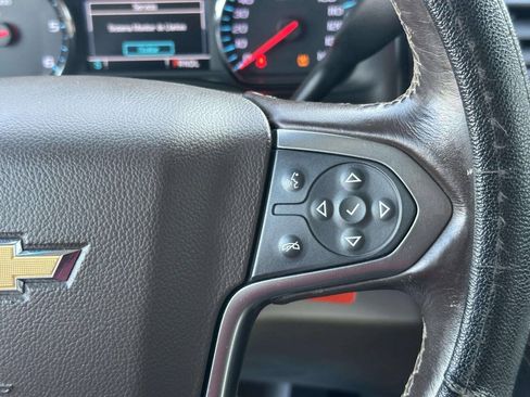 Used 2019 Chevrolet Suburban LT AWD/4WD image 19