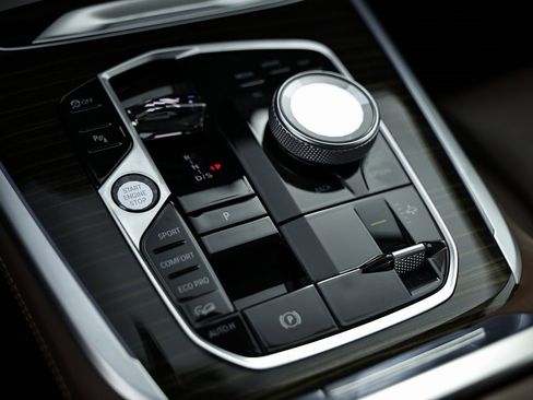 Used 2023 BMW X7 xDrive40i w/ Executive Package image 39