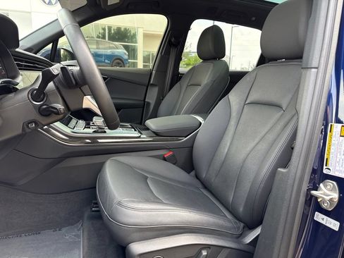 Used 2023 Audi Q7 3.0T Premium Plus w/ Premium Plus Package AWD/4WD image 9