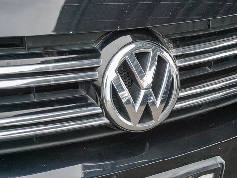 Used 2017 Volkswagen Tiguan S FWD image 12