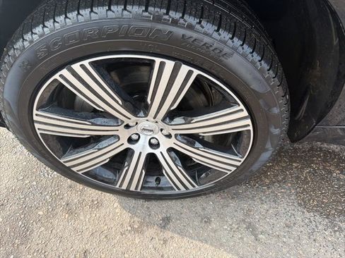 Used 2024 Volvo XC90 T8 Plus w/ Protection Package Premier image 12