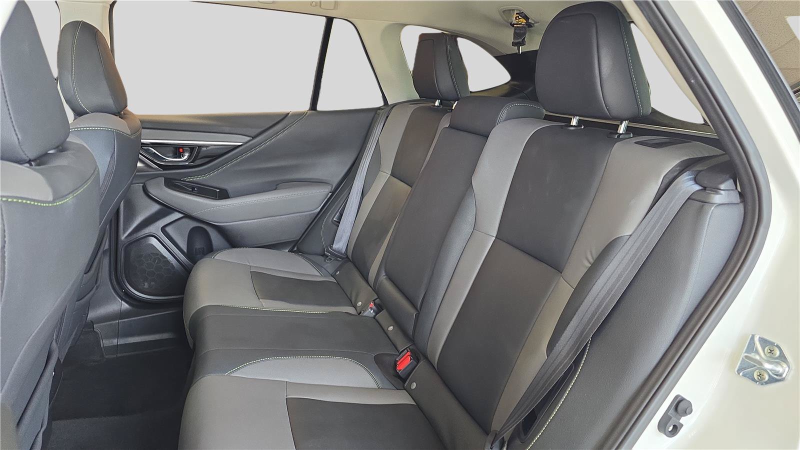 Used 2025 Subaru Outback Onyx Edition AWD/4WD image 18