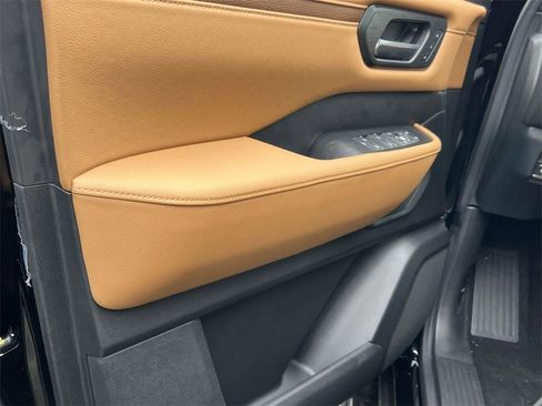 New 2026 Nissan Armada SL w/ Captain's Chari Seat Package image 24