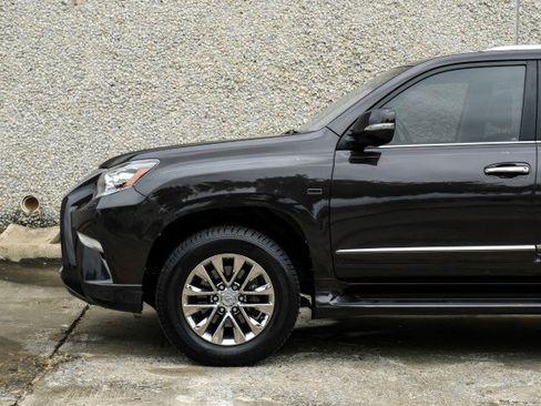 Used 2015 Lexus GX 460 Luxury AWD/4WD image 18
