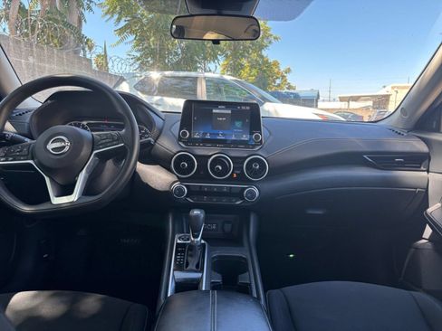 Used 2024 Nissan Altima 2.5 SV FWD image 32