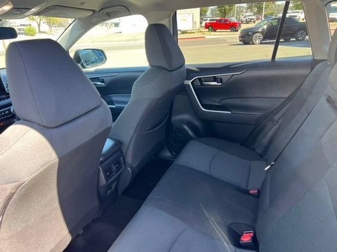 Used 2025 Toyota RAV4 XLE FWD image 18