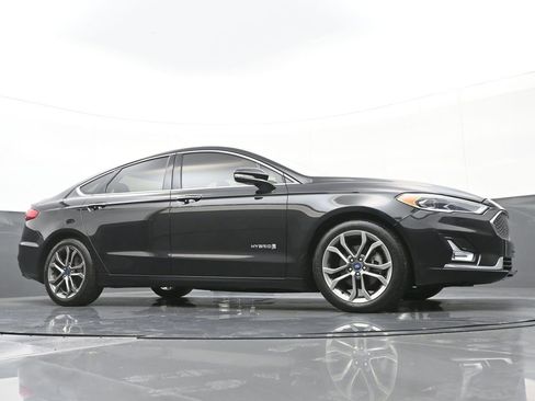 Used 2019 Ford Fusion Titanium image 36