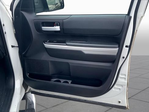 Used 2020 Toyota Tundra SR5 w/ SR5 Leather Package RWD image 23