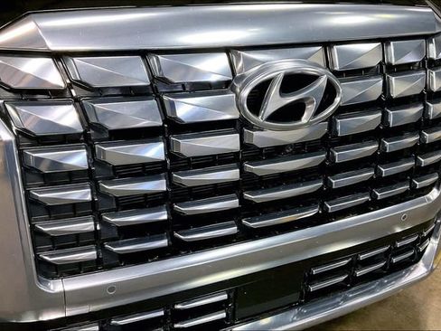 Used 2023 Hyundai Palisade Calligraphy image 30