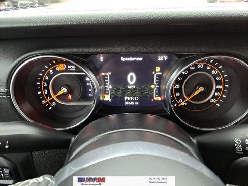 Used 2022 Jeep Wrangler Unlimited Sahara w/ Safety Group image 14