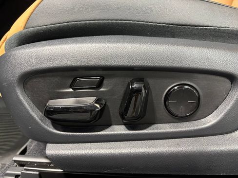 Used 2024 Lexus ES 300h w/ Technology Package FWD image 15
