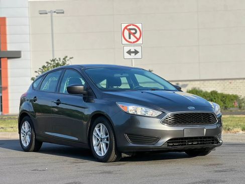 Used 2018 Ford Focus SE FWD image 7