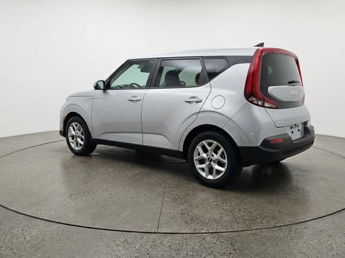 Used 2025 Kia Soul LX w/ LX Technology Package FWD image 6