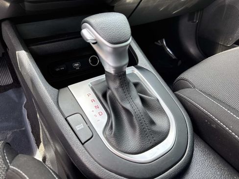 Used 2022 Kia Forte LXS w/ LXS Technology Package FWD image 32