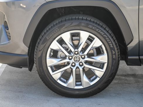 Certified 2019 Toyota RAV4 XLE Premium AWD/4WD image 10