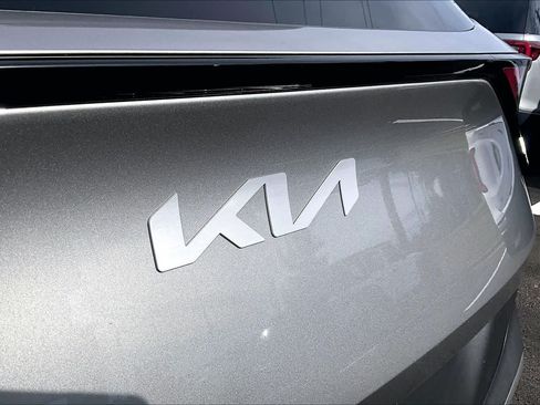 Used 2025 Kia Sportage LX FWD image 31