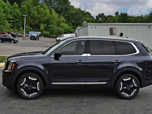 Used 2025 Kia Telluride S AWD/4WD image 4