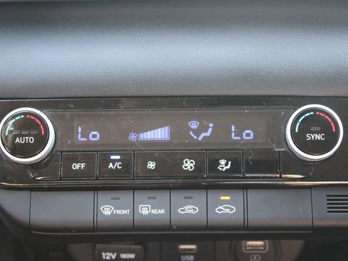 Used 2023 Hyundai Elantra SEL FWD image 19