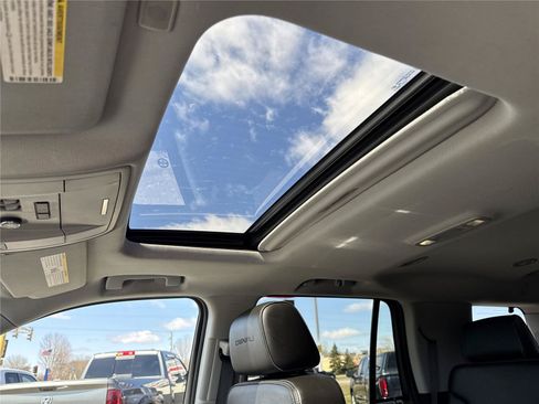 Used 2017 GMC Yukon Denali AWD/4WD image 19