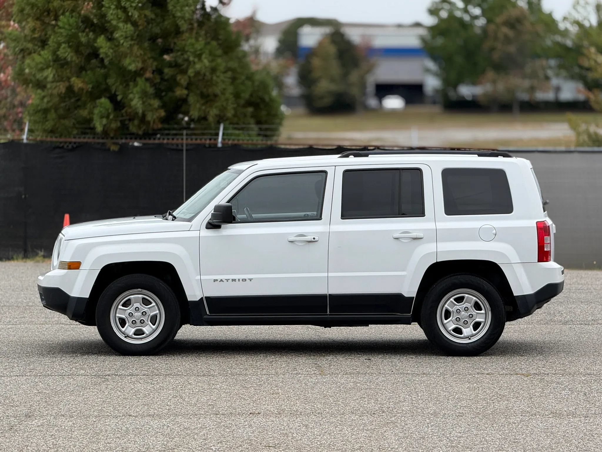 Used 2016 Jeep Patriot Sport w/ Power Value Group FWD image 7