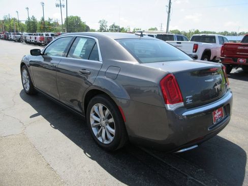 Used 2016 Chrysler 300 Limited AWD/4WD image 8
