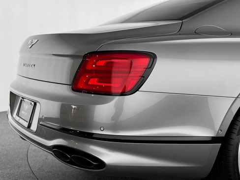 Used 2023 Bentley Flying Spur Azure image 43