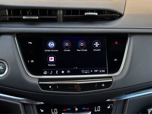 New 2025 Cadillac XT6 Luxury image 24