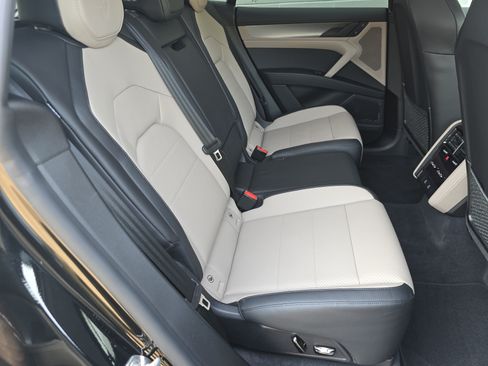 Certified 2026 Porsche Cayenne Electric AWD/4WD image 22