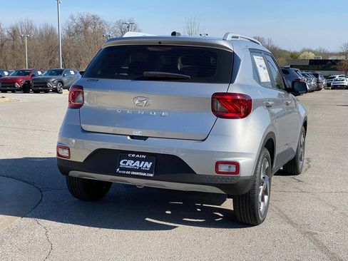 New 2026 Hyundai Venue SEL FWD image 8