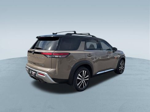 Used 2023 Nissan Pathfinder Platinum AWD/4WD image 8