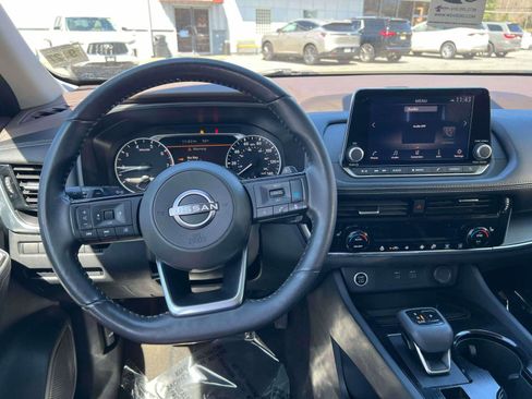 Used 2022 Nissan Rogue SV w/ SV Premium Package AWD/4WD image 30