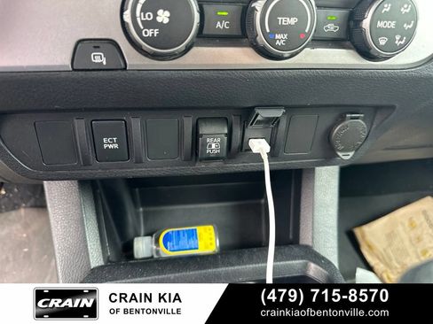 Used 2020 Toyota Tacoma SR5 RWD image 28