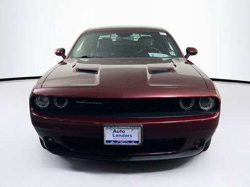 Used 2022 Dodge Challenger SXT w/ Plus Package image 2