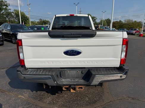 Used 2019 Ford F350 XLT w/ XLT Premium Package AWD/4WD image 4
