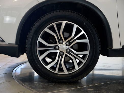 Used 2017 Mitsubishi Outlander SE AWD/4WD image 10
