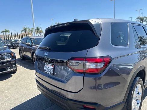Used 2024 Honda Pilot LX image 12