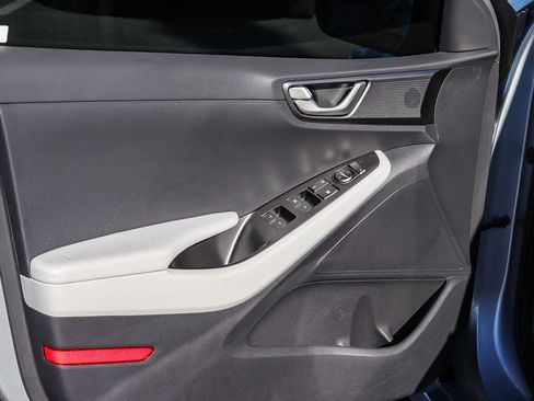 Used 2022 Hyundai Ioniq SE image 20