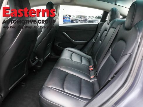 Used 2023 Tesla Model 3 Standard Range image 19
